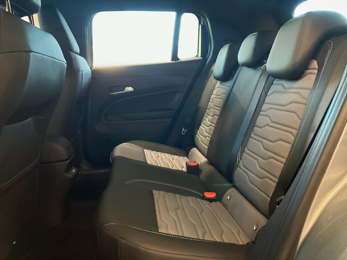 Vehicle image JEEP AVENGER