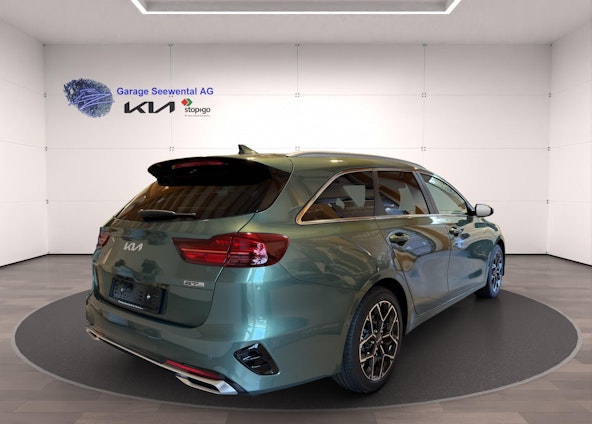 Vehicle image 4 Vehicle image 4