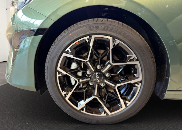 Vehicle image 10 Vehicle image 10