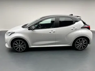 Toyota Yaris 1.5 VVT-i HSD GR Sport