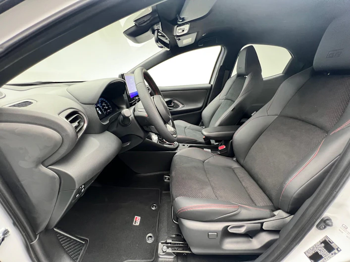 Fahrzeugbild TOYOTA YARIS