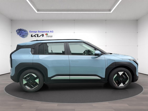 Vehicle image 4 Vehicle image 4