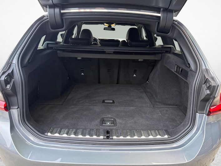 Vehicle image BMW 3 SERIES