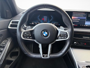 Vehicle image BMW 330d xDrive Touring