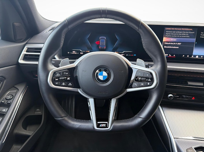 Vehicle image BMW 3 SERIES