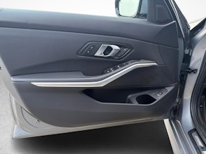 Vehicle image BMW 330d xDrive Touring