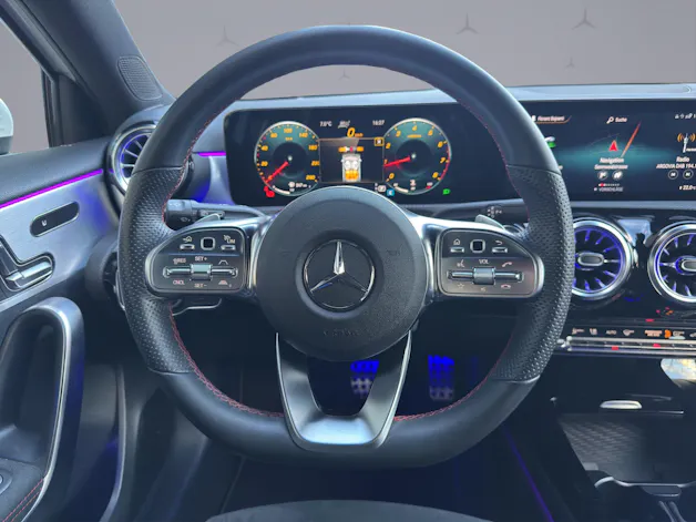 Mercedes-Benz A 200 AMG Line 4m