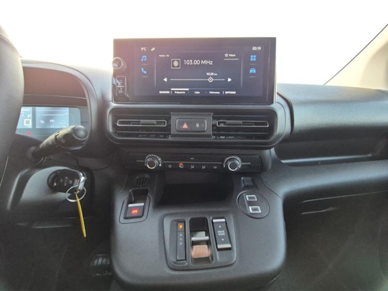 Vehicle image 6 Vehicle image 6