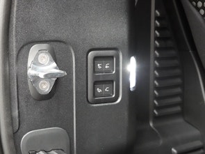 Vehicle image LAND ROVER Defender 90 3.0 D I6 350 X-Dynamic HSE