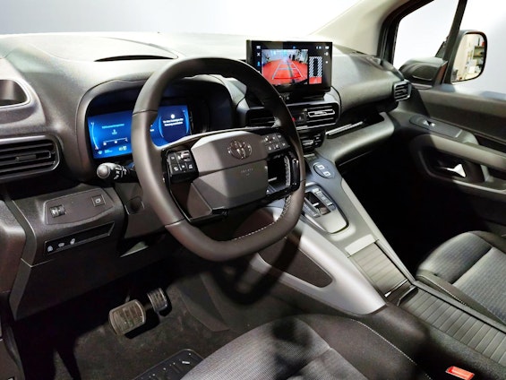 Vehicle image 8 Vehicle image 8