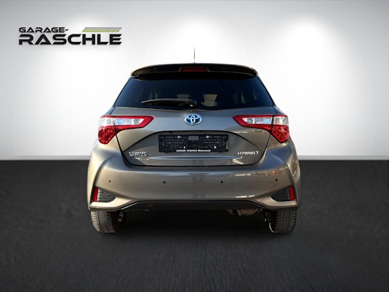 Vehicle image 4 Vehicle image 4