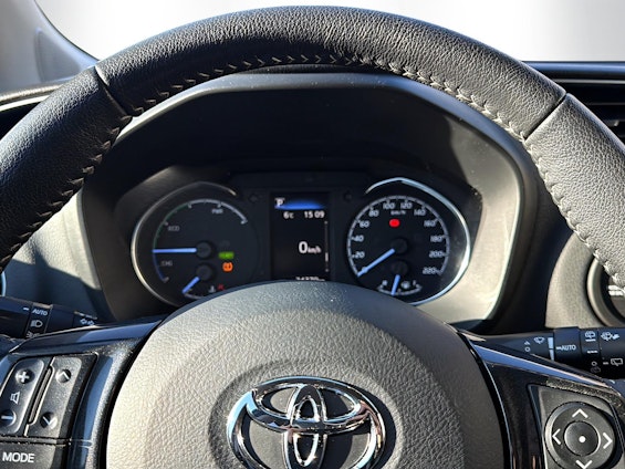 Vehicle image 9 Vehicle image 9