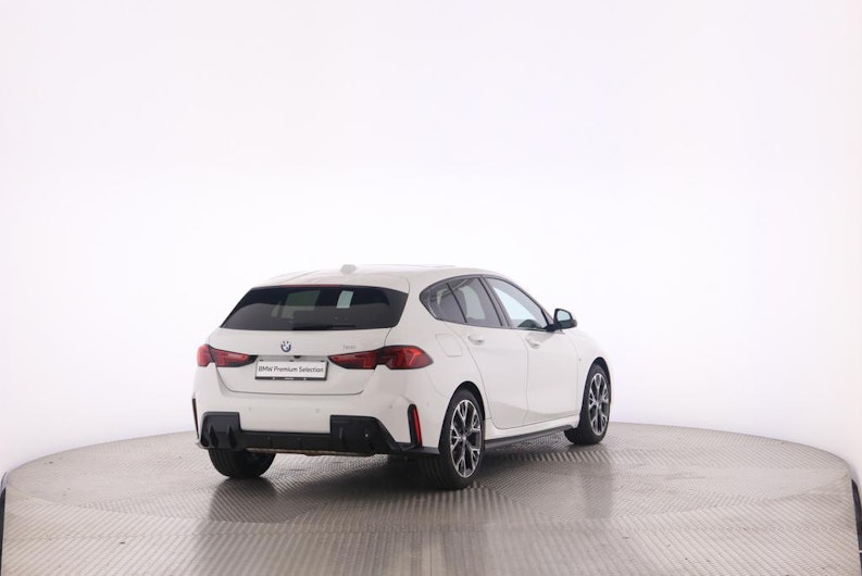 Vehicle image BMW 1 SERIES