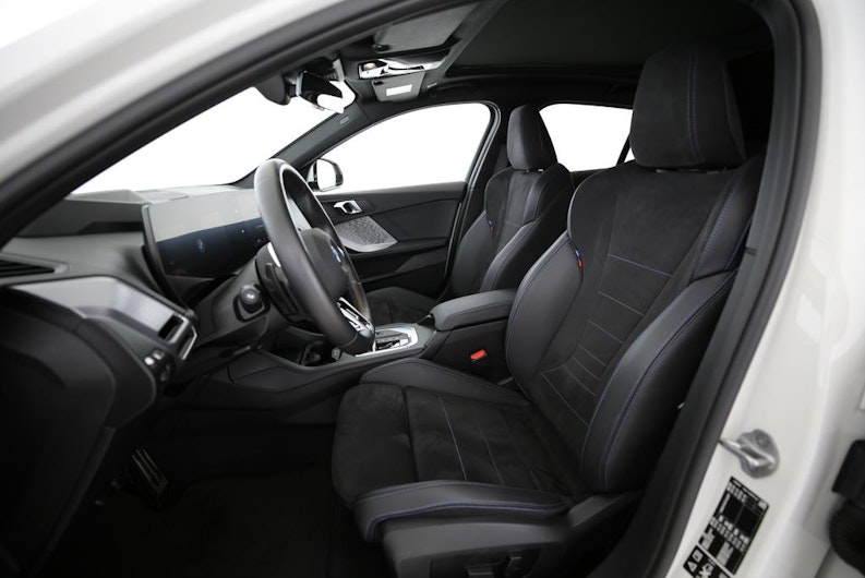 Vehicle image BMW 1 SERIES