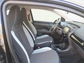 Vehicle image TOYOTA Aygo 1.0 VVT-i x-clusiv