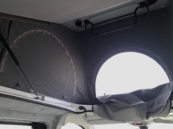 Vehicle image 17 Vehicle image 17