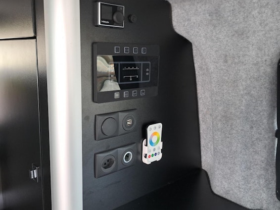 Vehicle image 9 Vehicle image 9