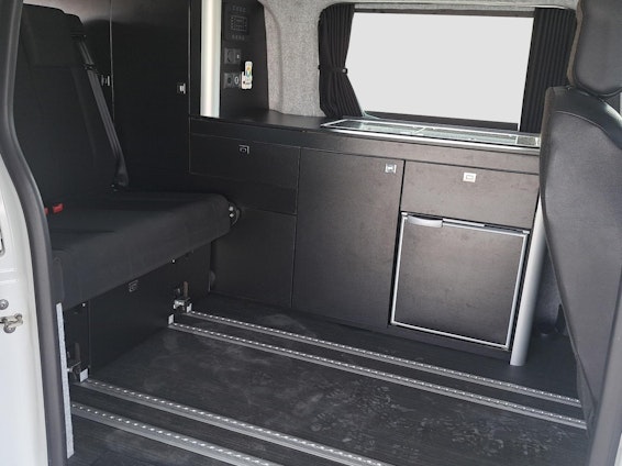 Vehicle image 13 Vehicle image 13