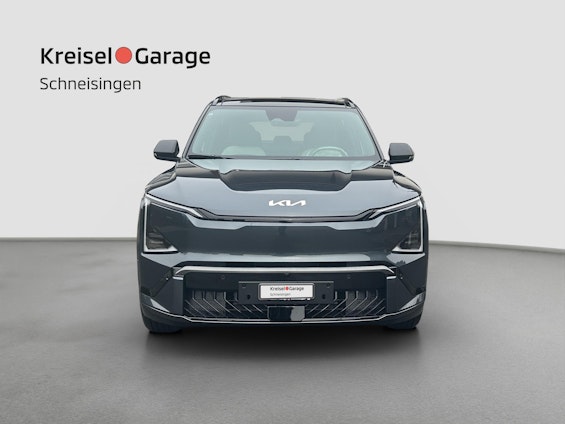 First vehicle image First vehicle image