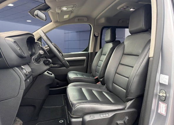 Vehicle image 5 Vehicle image 5