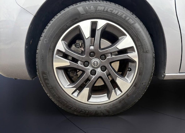 Vehicle image 6 Vehicle image 6