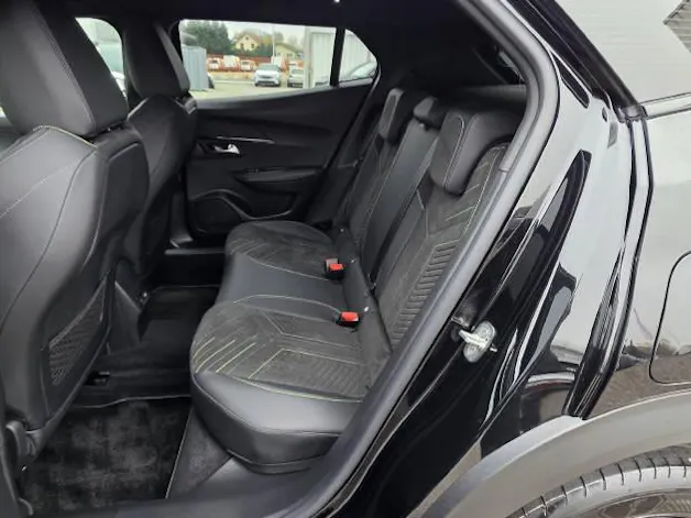 Peugeot 2008 1.2 Hybrid GT