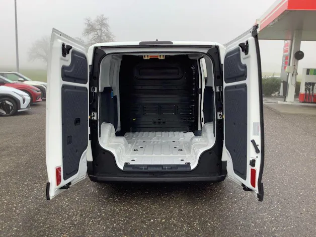 Kia PV5 Cargo 71.2 kWh Plus