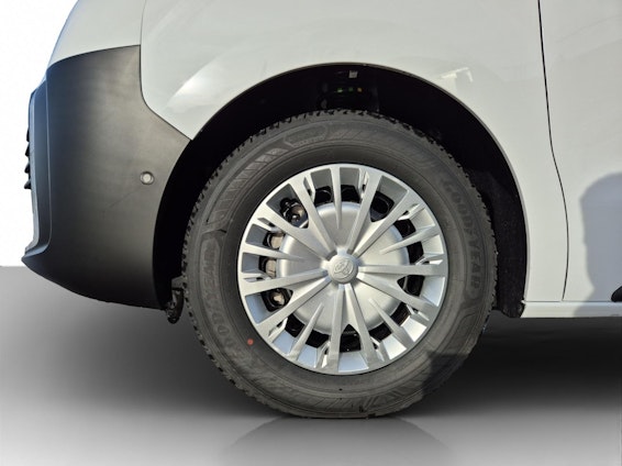 Vehicle image 10 Vehicle image 10