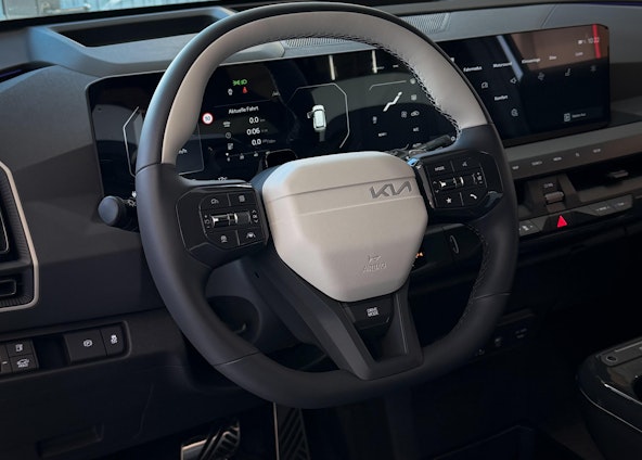 Vehicle image 6 Vehicle image 6