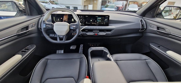 Vehicle image 4 Vehicle image 4