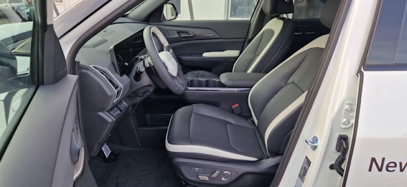 Vehicle image 3 Vehicle image 3