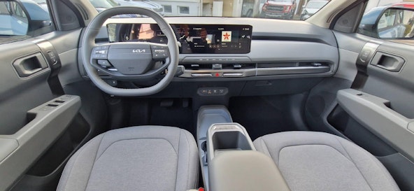 Vehicle image 4 Vehicle image 4