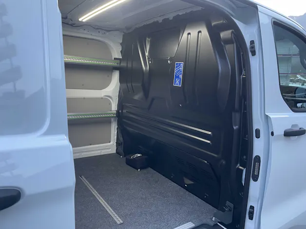 Ford Transit Custom Van 320 L2 2.5 Duratec 233PS Trend PHEV