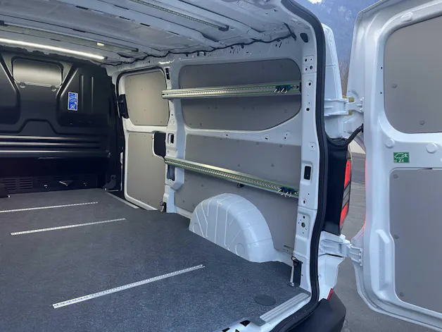Ford Transit Custom Van 320 L2 2.5 Duratec 233PS Trend PHEV