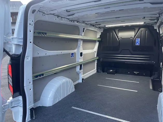 Ford Transit Custom Van 320 L2 2.5 Duratec 233PS Trend PHEV
