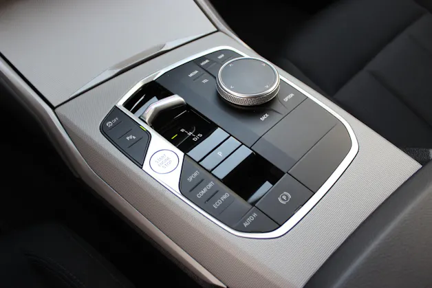 BMW 320d xDrive 48V Touring *ANHÄNGERKUPPLUNG*