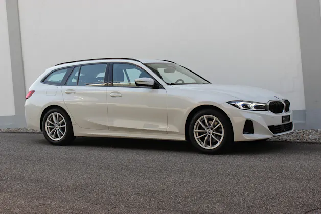 BMW 320d xDrive 48V Touring *ANHÄNGERKUPPLUNG*