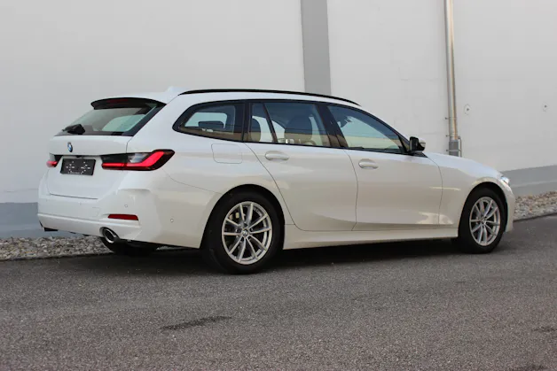 BMW 320d xDrive 48V Touring *ANHÄNGERKUPPLUNG*