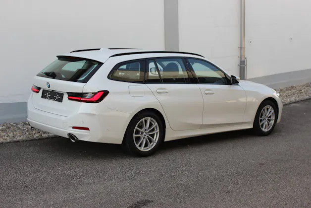 BMW 320d xDrive 48V Touring *ANHÄNGERKUPPLUNG*