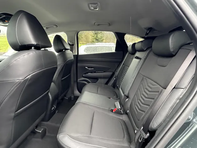Hyundai Tucson 1.6 TGDI HEV Amplia 4WD MT