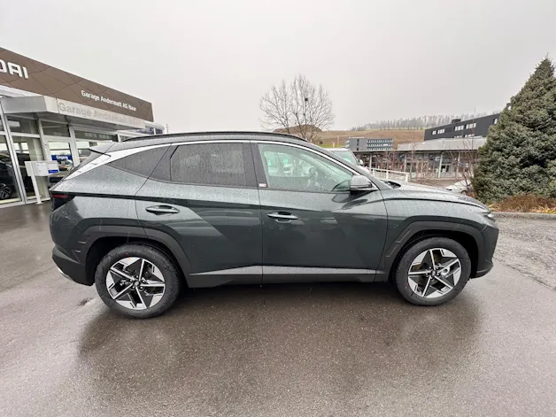 Hyundai Tucson 1.6 TGDI HEV Amplia 4WD MT