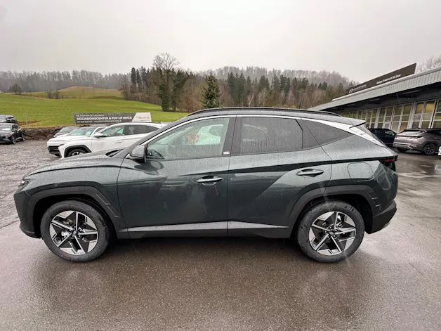 Hyundai Tucson 1.6 TGDI HEV Amplia 4WD MT