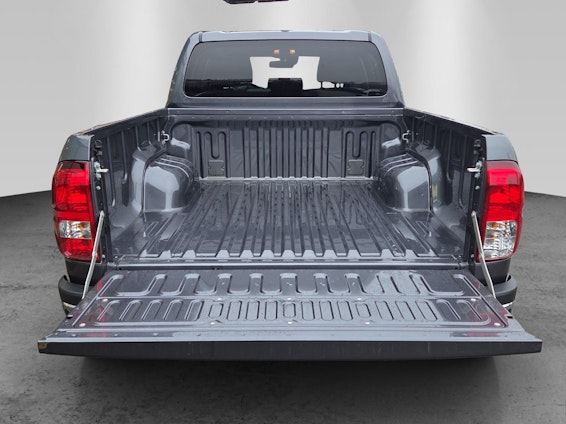 Vehicle image 9 Vehicle image 9