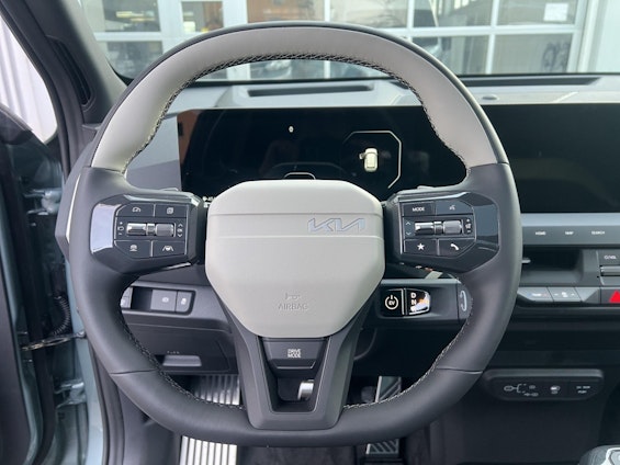 Vehicle image 11 Vehicle image 11