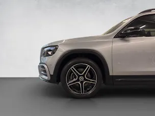 MERCEDES-BENZ GLB 200 AMG Line