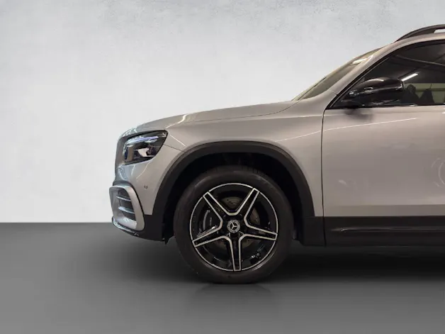 MERCEDES-BENZ GLB 200 AMG Line