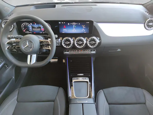 Mercedes-Benz GLA 200 AMG Line Night Star