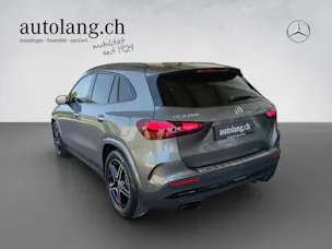 Mercedes-Benz GLA 200 AMG Line Night Star