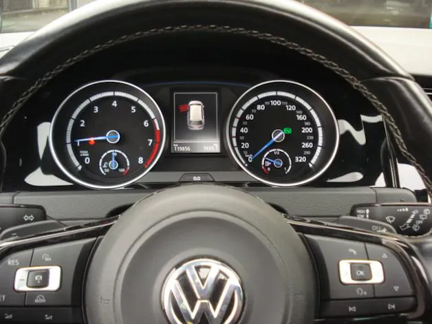 VW Golf VII Variant 2.0 TSI R DSG 4motion