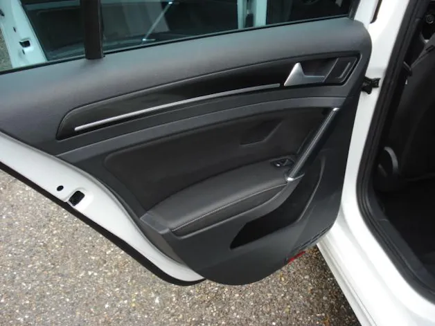 VW Golf VII Variant 2.0 TSI R DSG 4motion